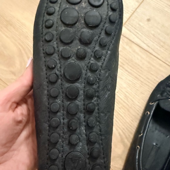 Louis Vuitton Dark Leather Accent - Picture 7 of 11